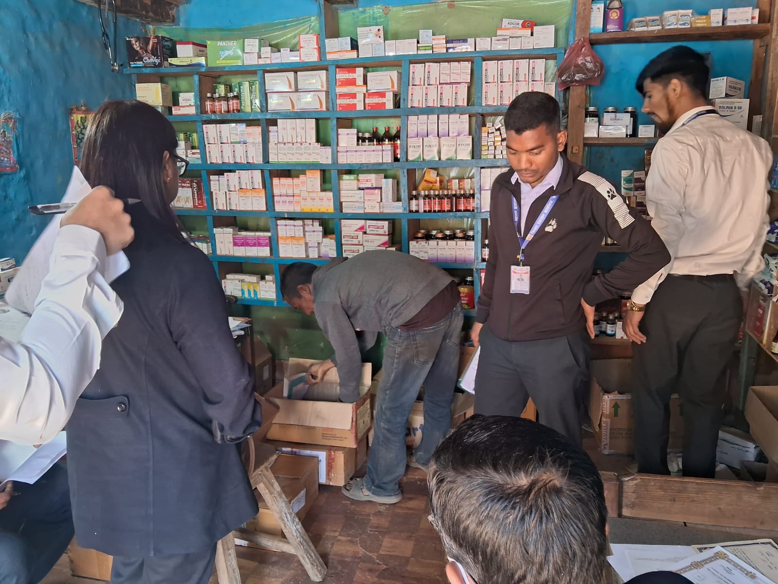 औषधीमा लापरबाही : सल्यानका अस्पतालहरु बाट म्याद सकिएका औषधि बरामद