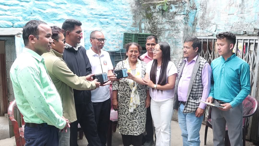 सहिद कृष्ण सेन इच्छुकको २३ औँ स्मृति दिवसमा कैदी बन्दीलाई रेडियो वितरण