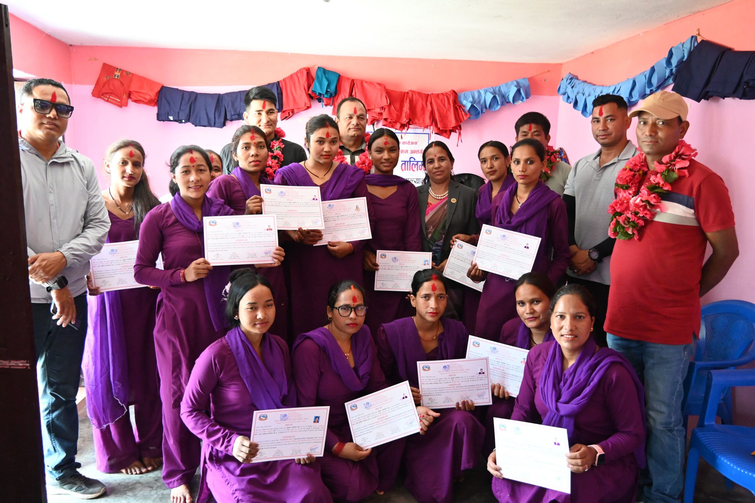 दलित समुदायका महिलाहरु महिला, पुरुषका कपडा सिलाउन सक्षम