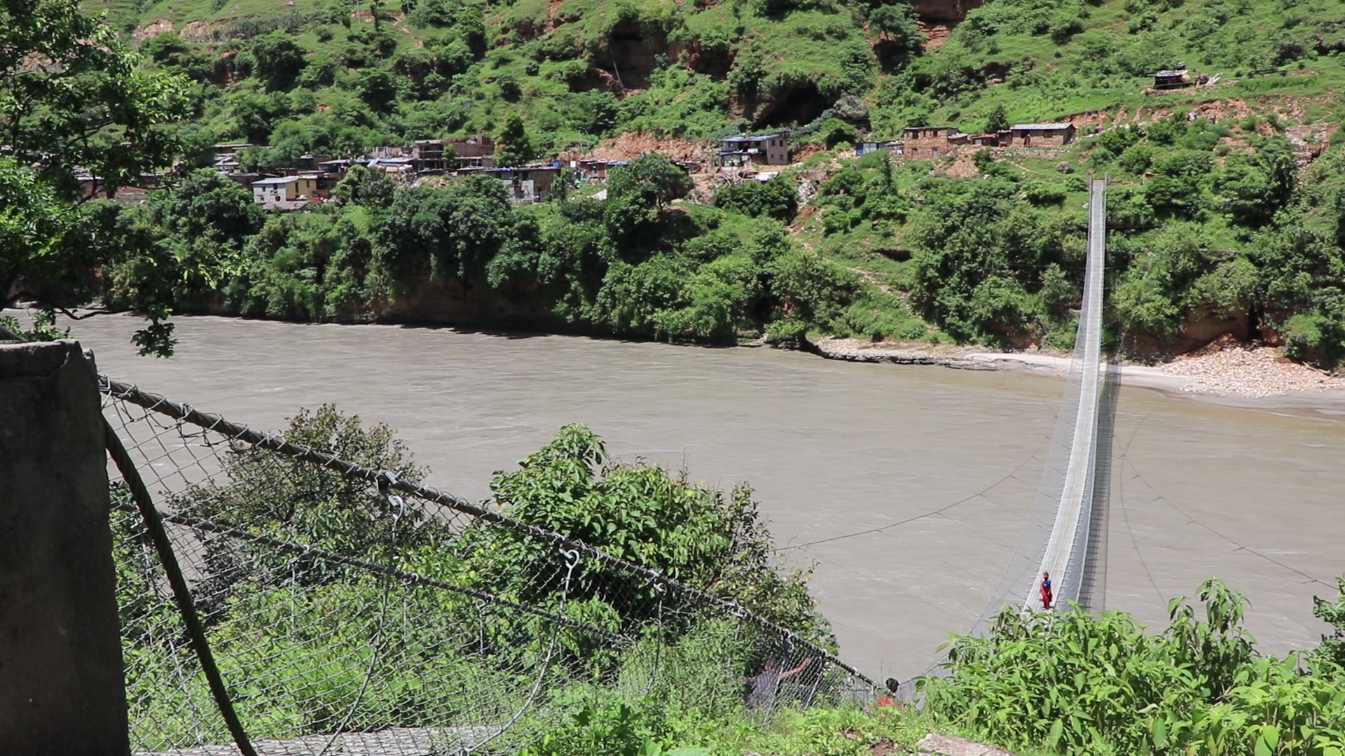 झोलुंगे पुल भासिएको चार वर्ष बित्दा पनि मर्मत तथा पुनर्निर्माण भएन