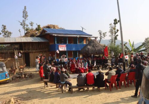 उम्मेदवार मल्ल मतदाताहरु सँगको भेटघाटमा व्यस्त