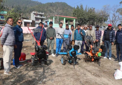 सल्यान छत्रेश्वरीका १० जना किसानलाई मिनी टिलर मर्मतसम्बन्धी तालिम