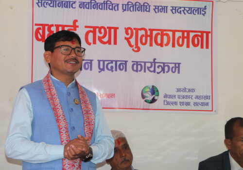 सरकारले लोकतन्त्र र लोकतान्त्रिक संस्थामाथि अंकुश लगाउन खोजेको छ : सांसद मल्ल