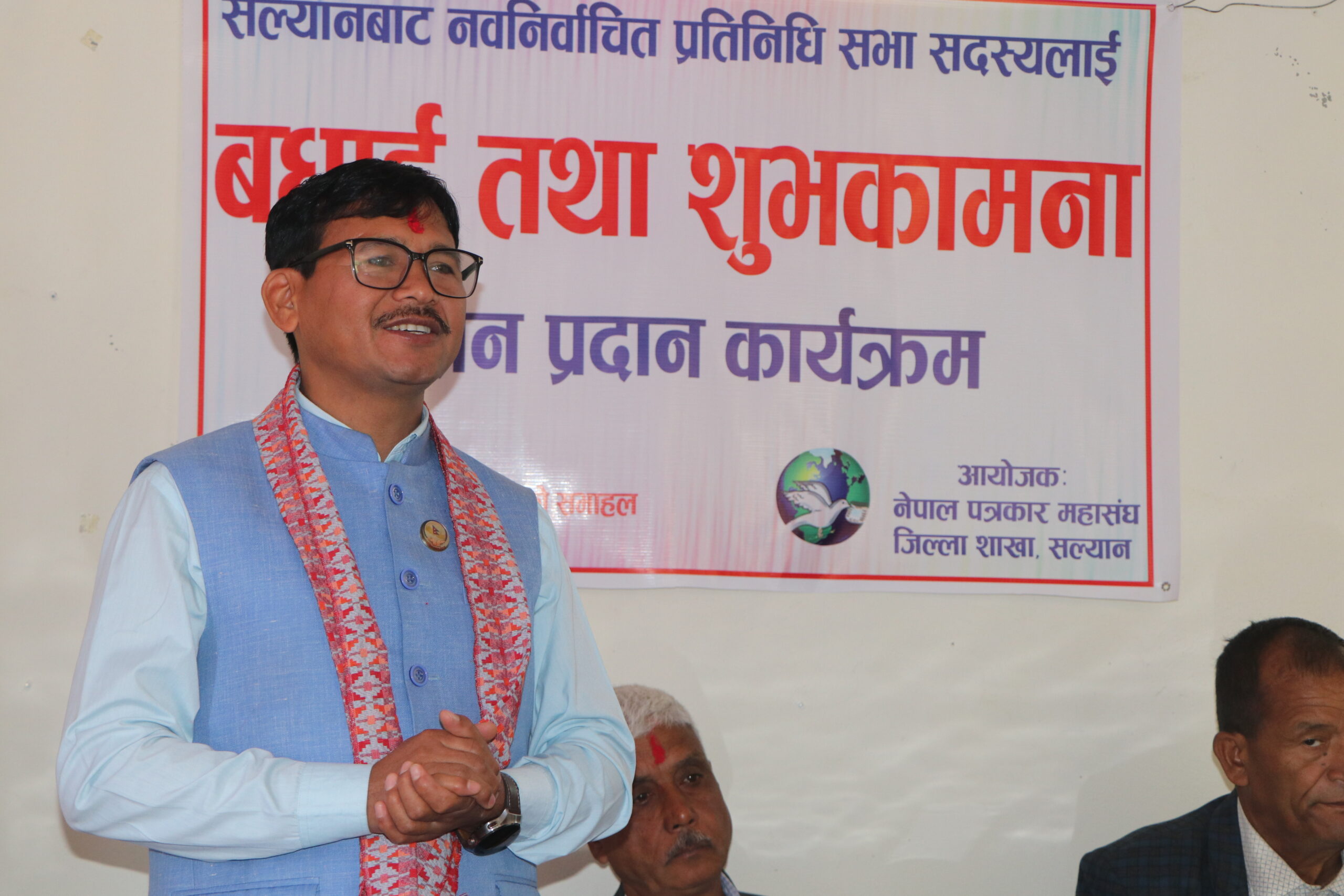 सरकारले लोकतन्त्र र लोकतान्त्रिक संस्थामाथि अंकुश लगाउन खोजेको छ : सांसद मल्ल