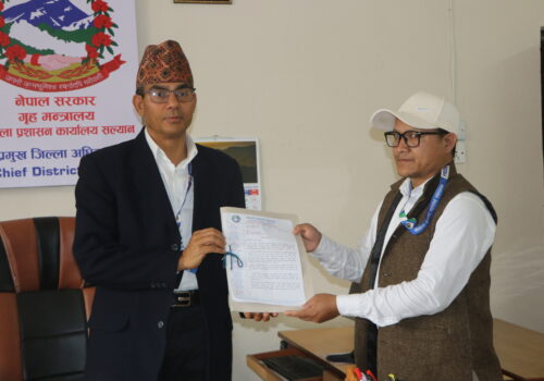सरकारको विभेदकारी निर्णय खारेज गर्न माग सल्यान बाट पनि प्रधानमन्त्रीलाई ज्ञापनपत्र पेश