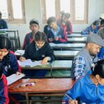 २० वर्षपछि परीक्षा हलमा वडा अध्यक्ष: ‘पढाइलाई उमेरले छेकेन