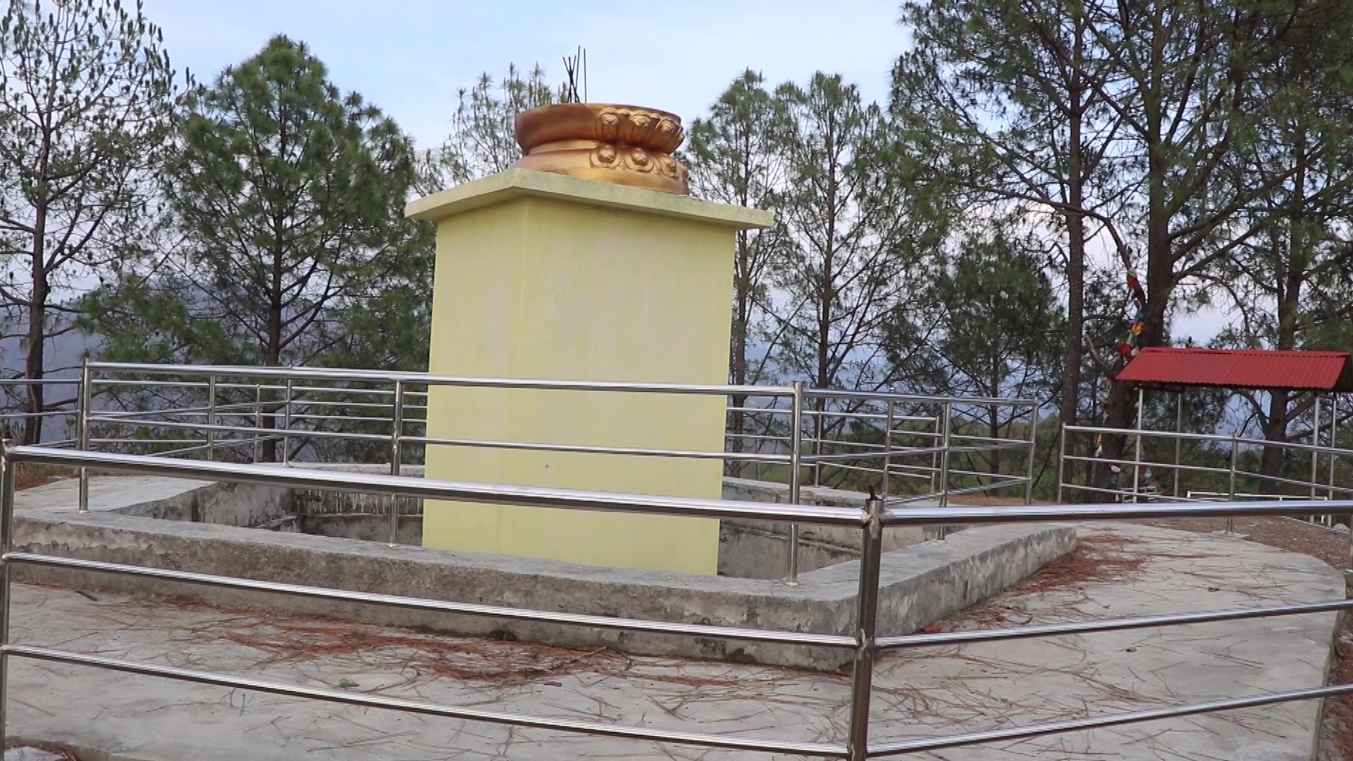सल्यानमा बुद्धको मूर्ति तोडफोडसँगै हावाहुरीले उडायो