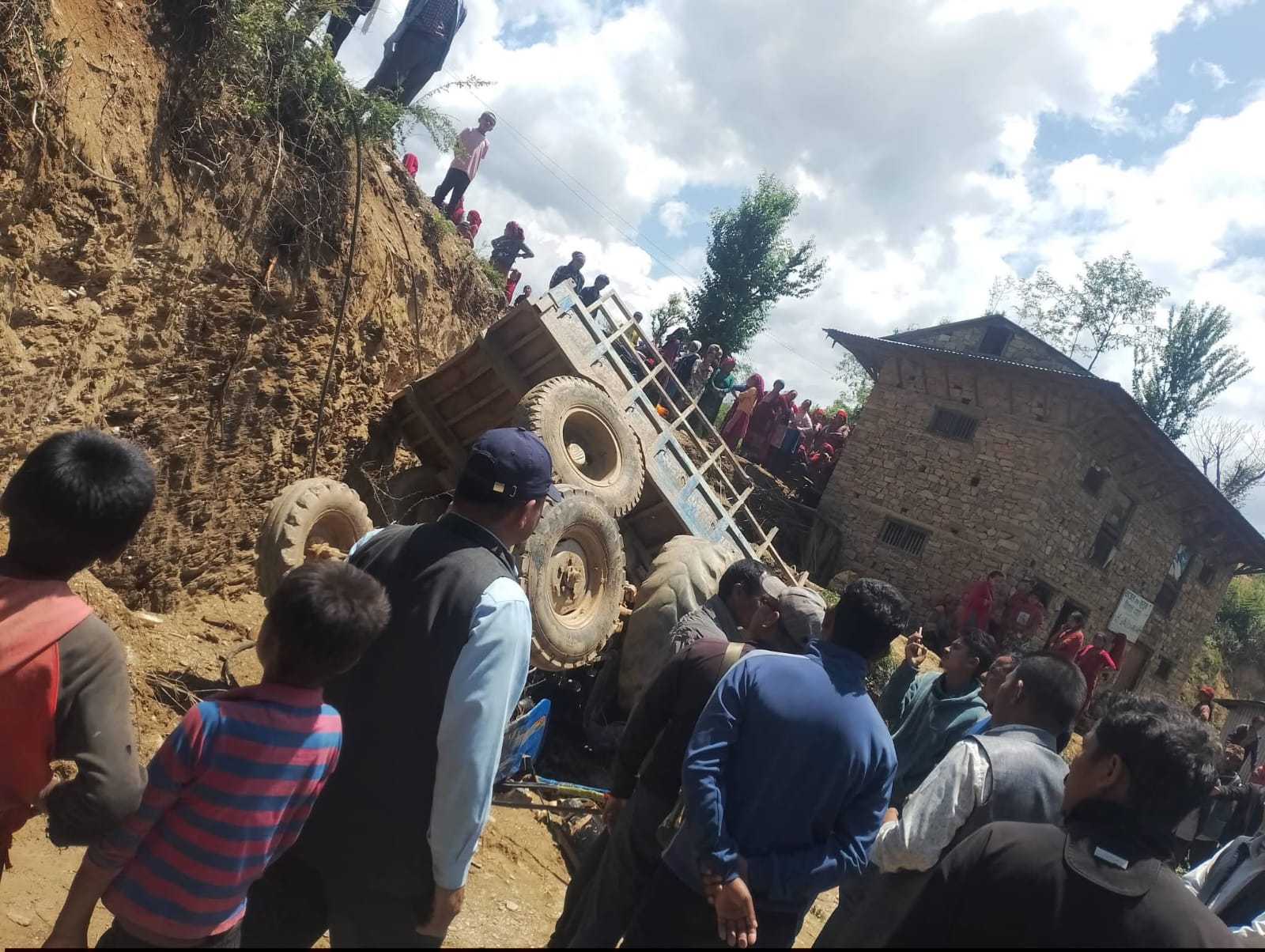 सल्यानमा ट्याक्टर दुर्घटना हुँदा चालकको मृत्यु,२ जना घाइते