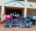 योमन चन्द फाउन्डेसनद्वारा विपन्न तथा जेहेन्दार विद्यार्थीलाई झोला वितरण