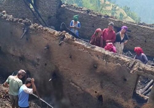 सल्यानको कपुरकोटमा घरमा आगलागी, साढे तीन लाख बराबरको क्षति