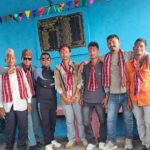 युवाहरू जुटे, बनेको प्रतीक्षालयले स्थानीयवासीलाई दियो राहत