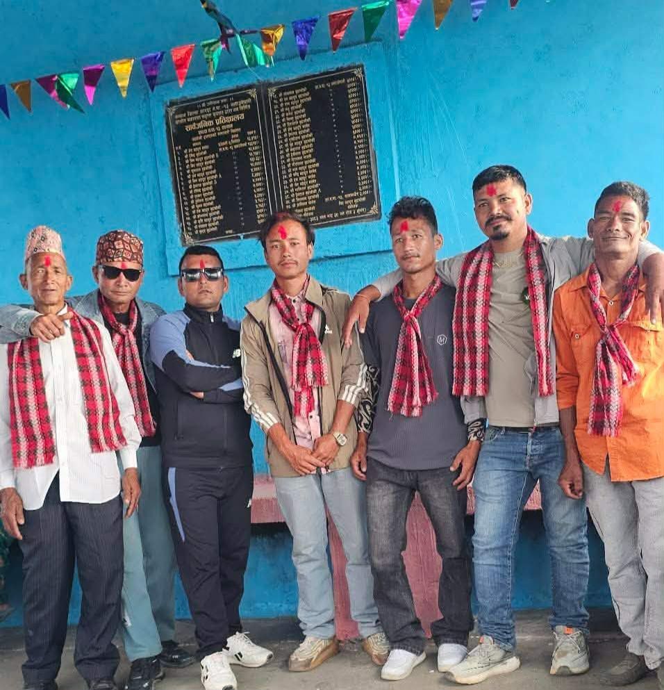 युवाहरू जुटे, बनेको प्रतीक्षालयले स्थानीयवासीलाई दियो राहत